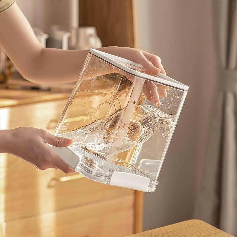 Pet Cat Food Dog Food Sealed Storage Bucket.